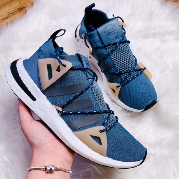 adidas Shoes - NWT Adidas Womens Arkyn Sneakers